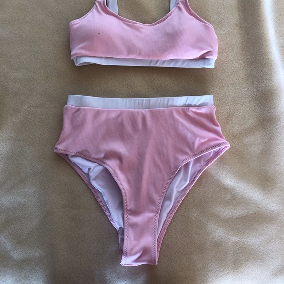 Pink bikini - Picture 2 of 4